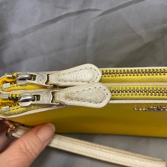 Coach Double Zipper Full Size Wallet F53080, GUC, Yellow - Picture 8 of 10